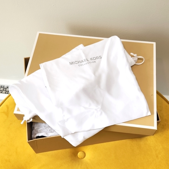 MICHAEL KORS SUEDE FRINGE LACE-UP SANDALS - Picture 9 of 10